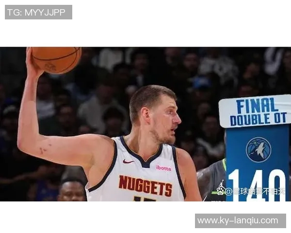 约基奇受伤后痛苦翻滚扶栏而行左脚无法承重艰难回更衣室